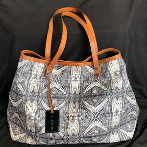 Beautiful large comfortable telling bag